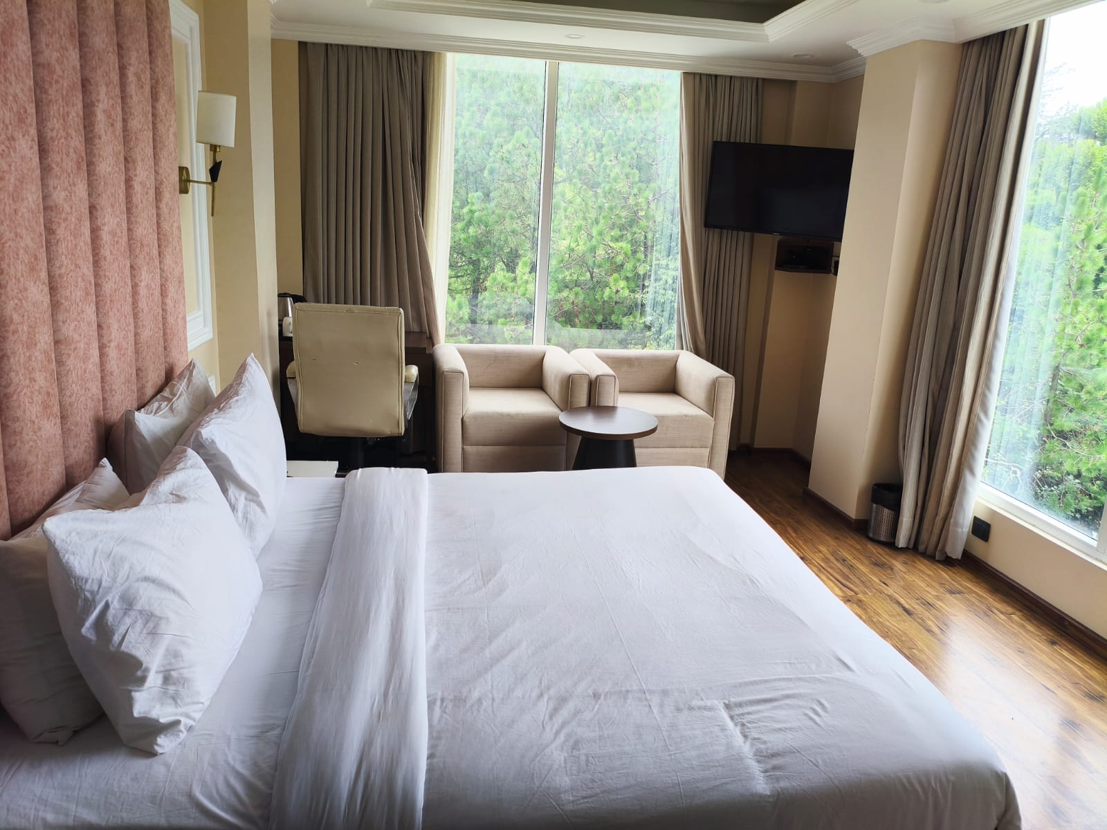 Hotel Aayra Dalhousie logo
